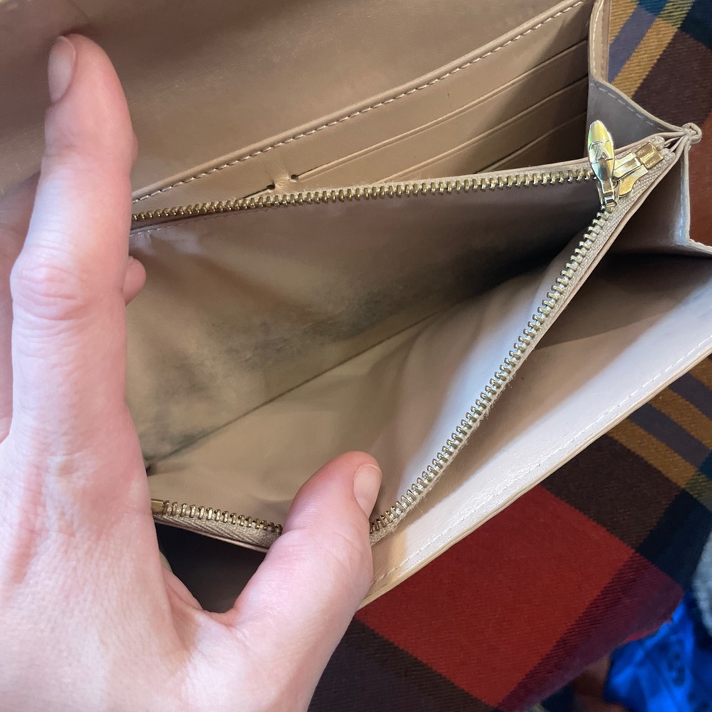 Louis Vuitton Patent Vernis Sarah Long Wallet with Monogram- *has marks - Picture 12 of 13